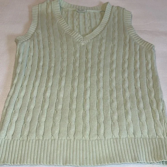J. Galt Woman’s Cable Knit Vest in Light Green Color Size Small - Picture 4 of 10